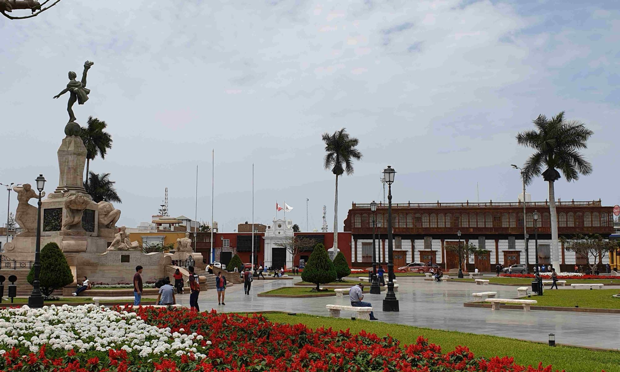 Plaza de Armas und Kolonialhäuser